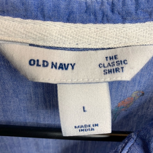 Old Navy parrot Womens Relaxed Classic Parrot Print Button down shirt, Size L - Picture 9 of 10